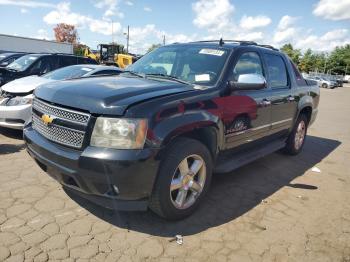  Salvage Chevrolet Avalanche