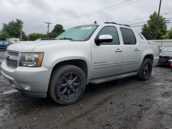  Salvage Chevrolet Avalanche