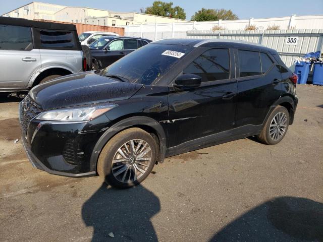  Salvage Nissan Kicks