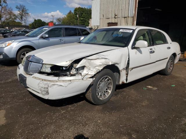  Salvage Lincoln Towncar