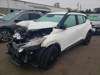  Salvage Nissan Kicks