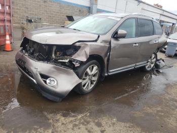  Salvage Nissan Pathfinder