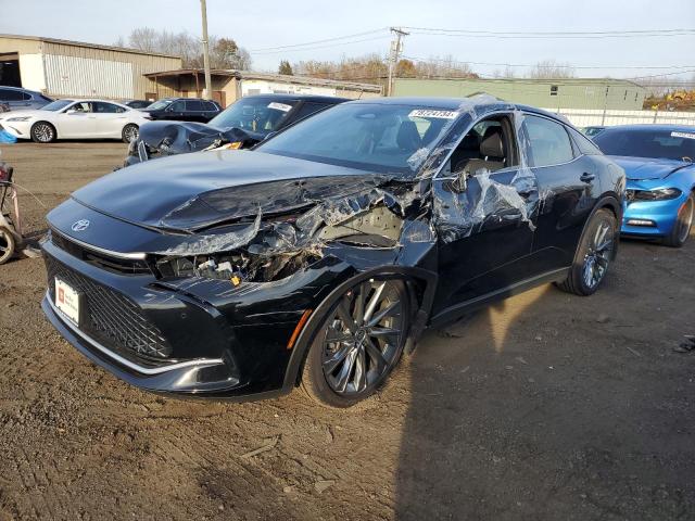  Salvage Toyota Crown Xle