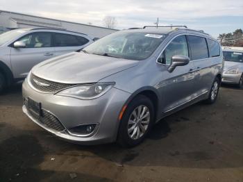  Salvage Chrysler Pacifica