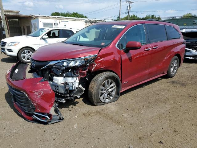  Salvage Toyota Sienna