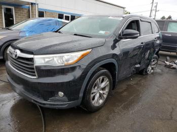  Salvage Toyota Highlander