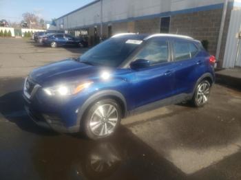  Salvage Nissan Kicks