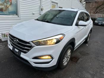  Salvage Hyundai TUCSON