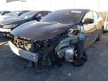  Salvage Nissan Maxima