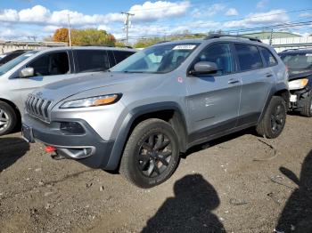  Salvage Jeep Cherokee