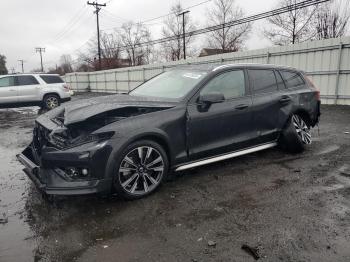  Salvage Volvo V60