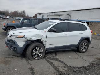  Salvage Jeep Cherokee