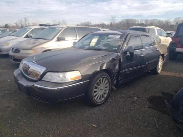  Salvage Lincoln Towncar