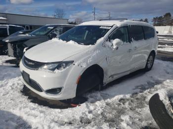  Salvage Chrysler Pacifica