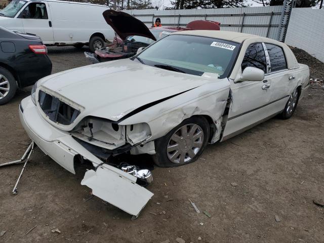  Salvage Lincoln Towncar