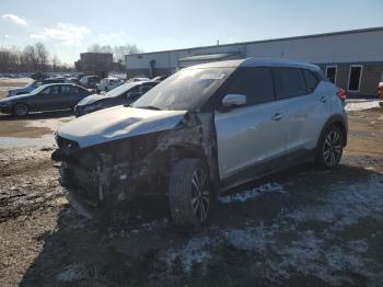  Salvage Nissan Kicks