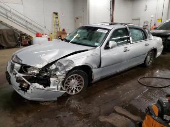  Salvage Lincoln Towncar