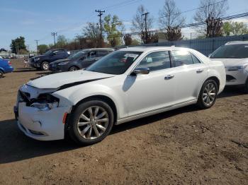  Salvage Chrysler 300
