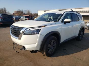  Salvage Nissan Pathfinder