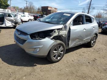  Salvage Hyundai TUCSON
