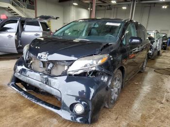  Salvage Toyota Sienna