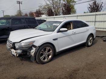  Salvage Ford Taurus