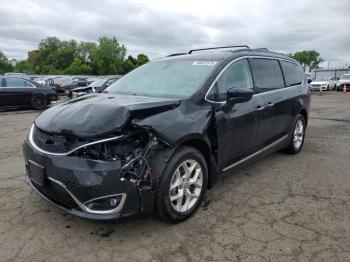  Salvage Chrysler Pacifica