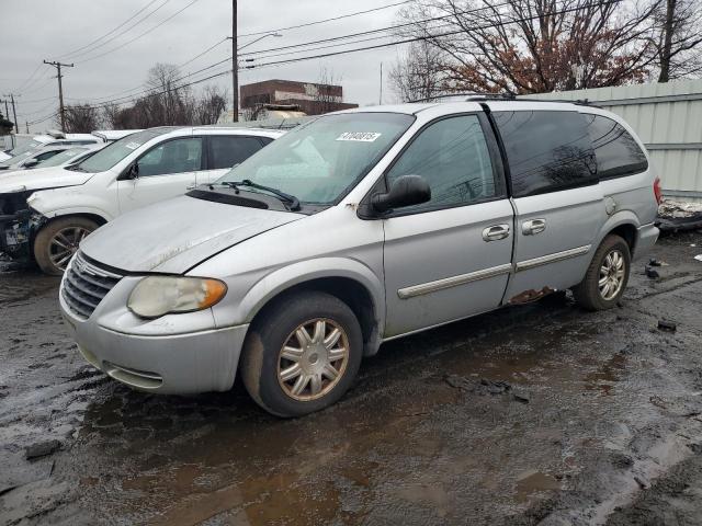  Salvage Chrysler Town & Country