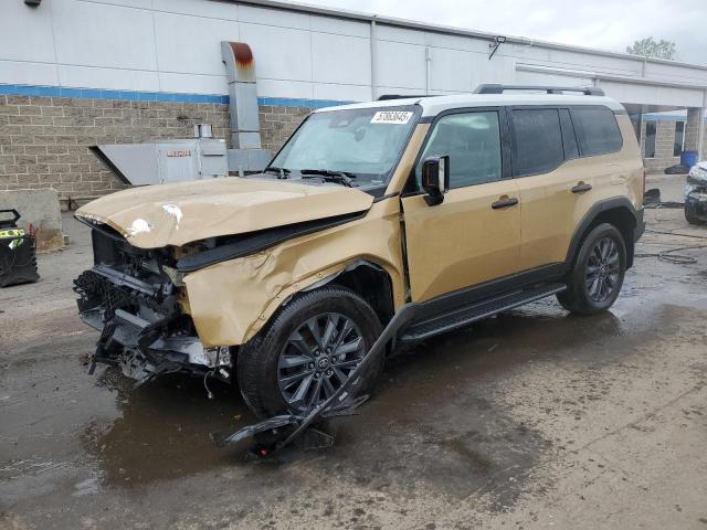 Salvage Toyota Land Cruis