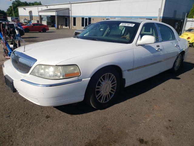  Salvage Lincoln Towncar