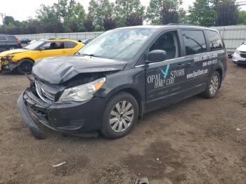  Salvage Volkswagen Routan