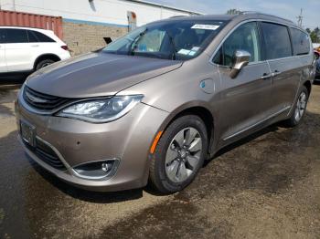  Salvage Chrysler Pacifica