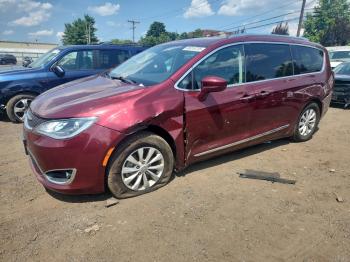  Salvage Chrysler Pacifica