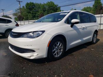  Salvage Chrysler Minivan