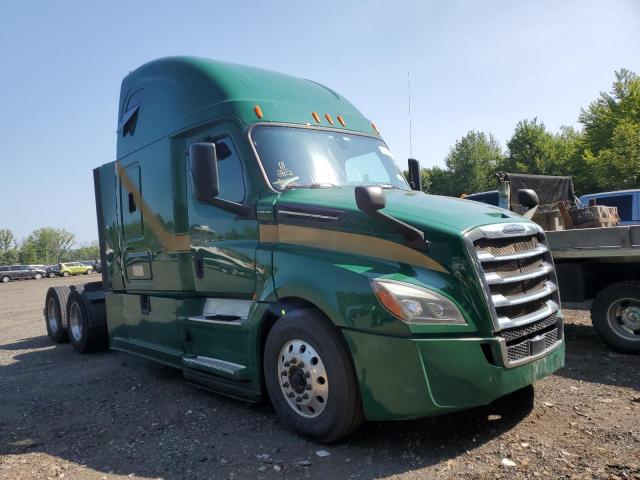  Salvage Freightliner Cascadia 1