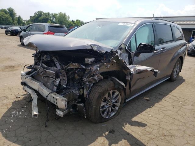  Salvage Toyota Sienna