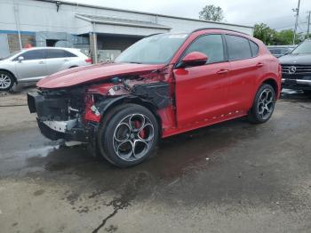  Salvage Alfa Romeo Stelvio