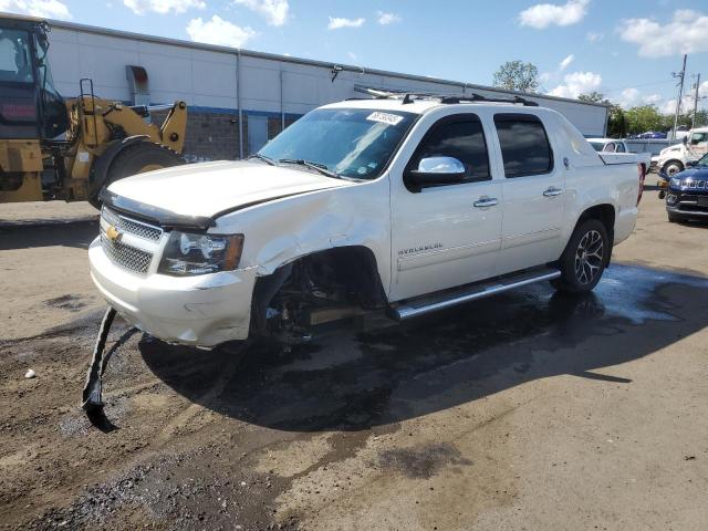  Salvage Chevrolet Avalanche