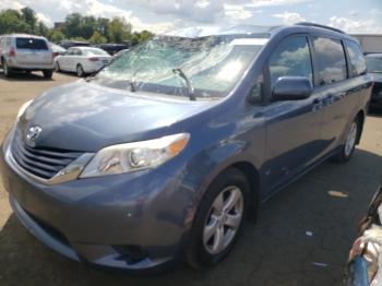  Salvage Toyota Sienna