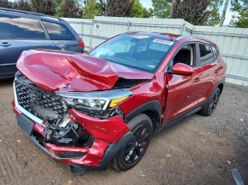  Salvage Hyundai TUCSON