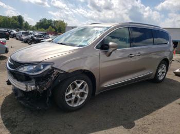 Salvage Chrysler Pacifica