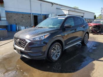  Salvage Hyundai TUCSON
