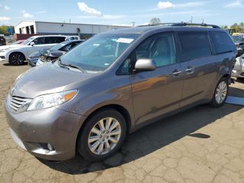  Salvage Toyota Sienna