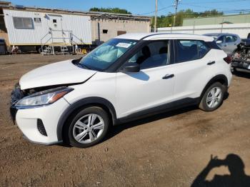  Salvage Nissan Kicks
