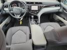 Toyota Camry Le Image 9