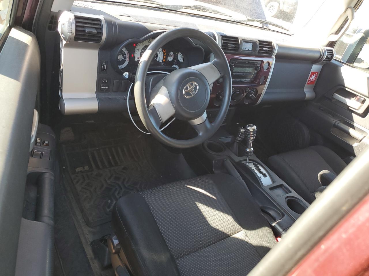 Toyota FJ Cruiser Image 10