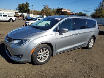  Salvage Chrysler Pacifica