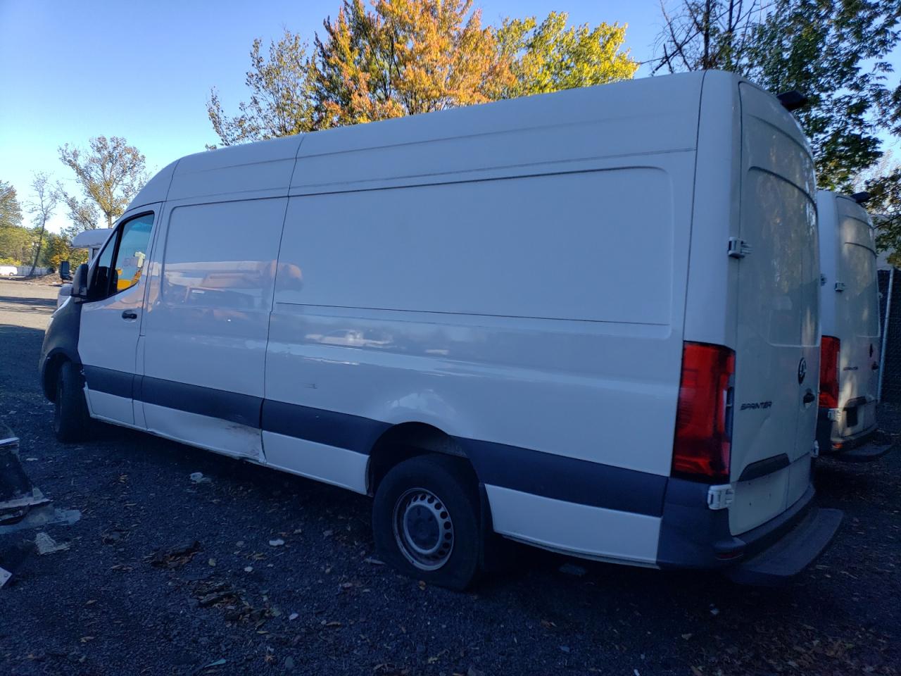 Mercedes-Benz Sprinter 2500 Image 10