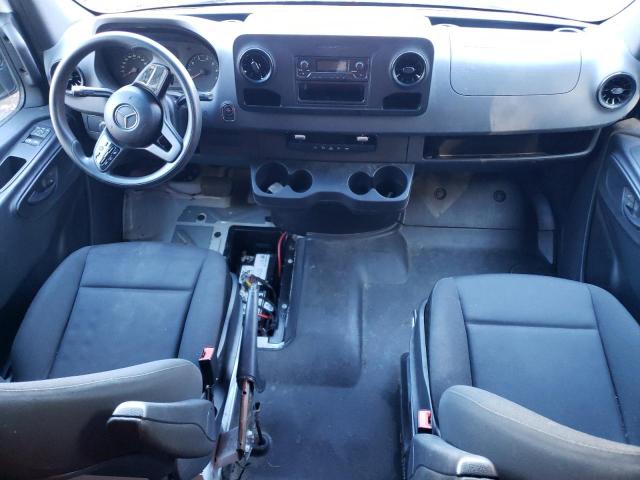 Mercedes-Benz Sprinter 2500 Image 11