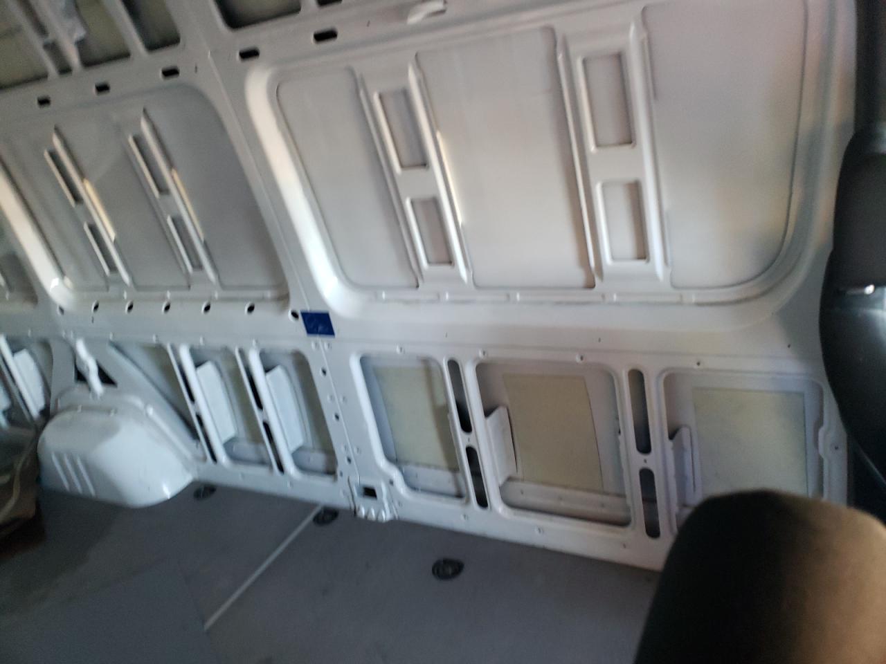 Mercedes-Benz Sprinter 2500 Image 13